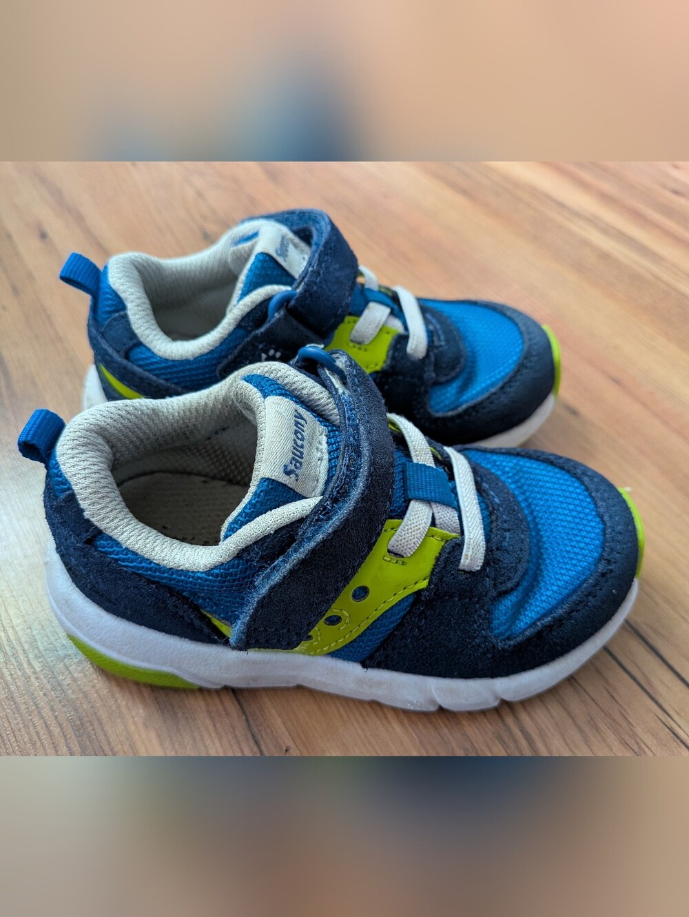 Saucony Jazz Lite 2.0 Sneaker with Hook-and-Loop Strap